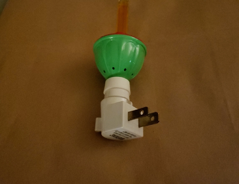 Holiday Bubbling Night Light - Picture 3 of 5